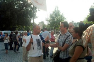 L-iz.de.3.Aug.15_schwatz-mit-einem-russischen-sender-620x413